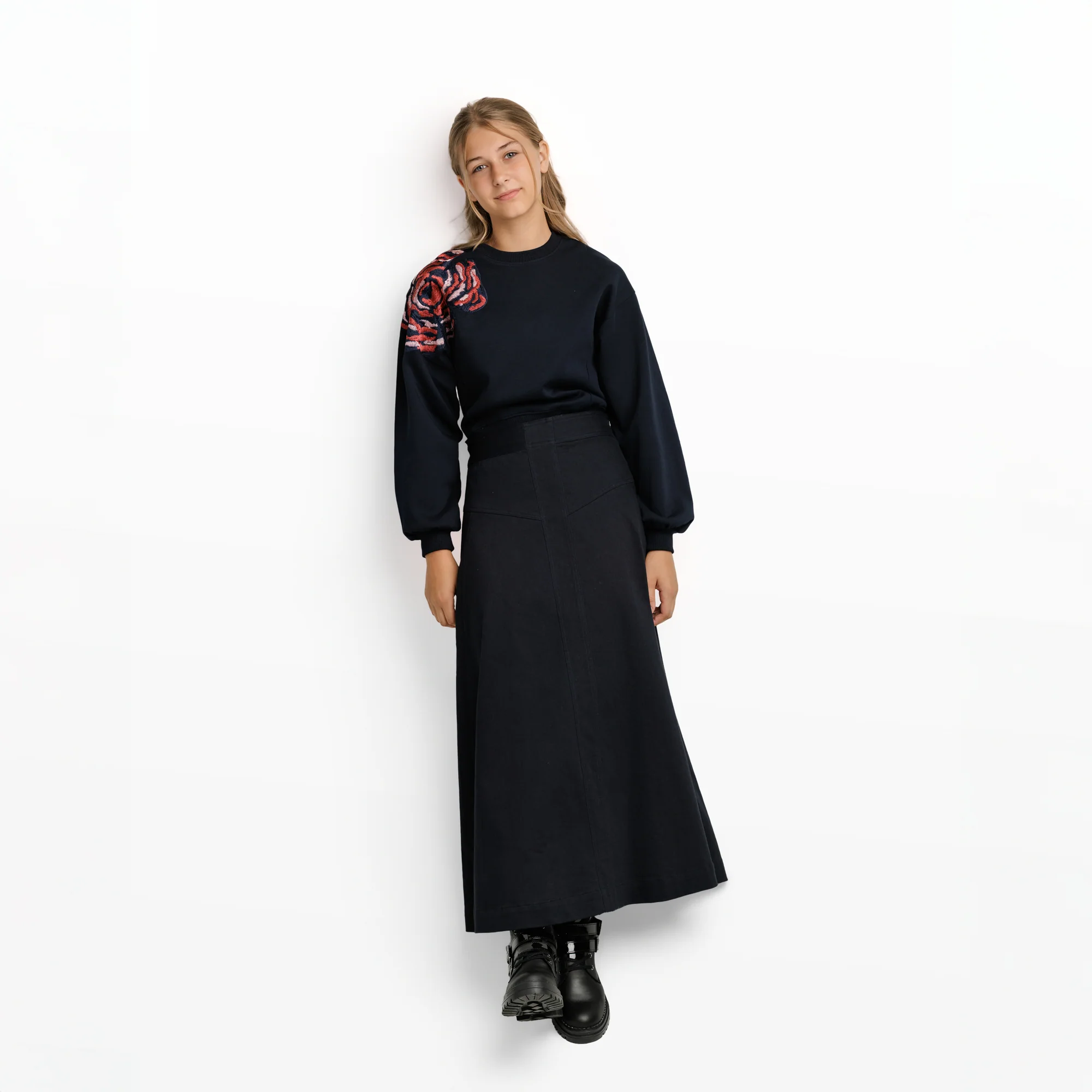 Navy Rose Sweatshirt - Image 2