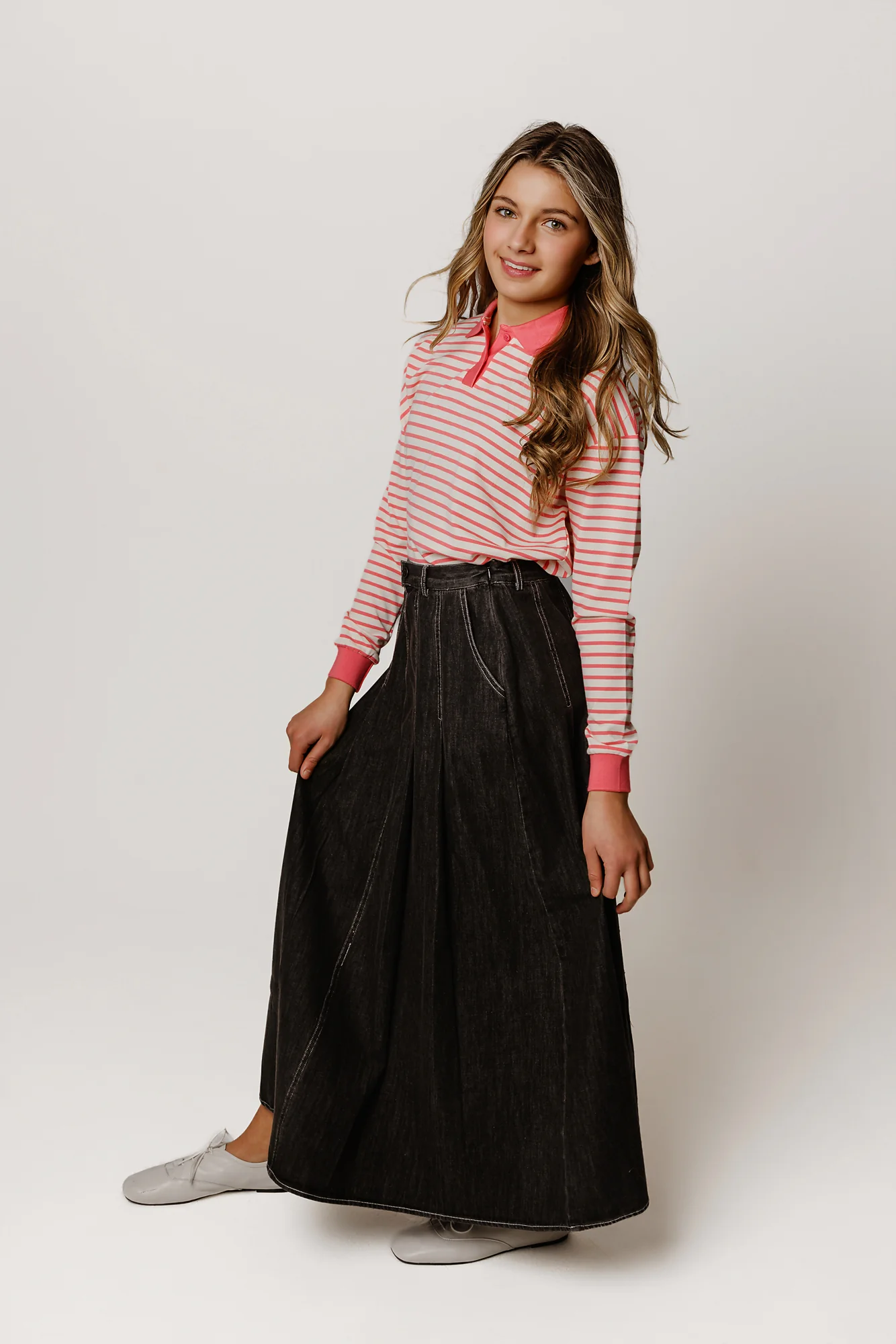 Black Pleated Denim Skirt - Image 2